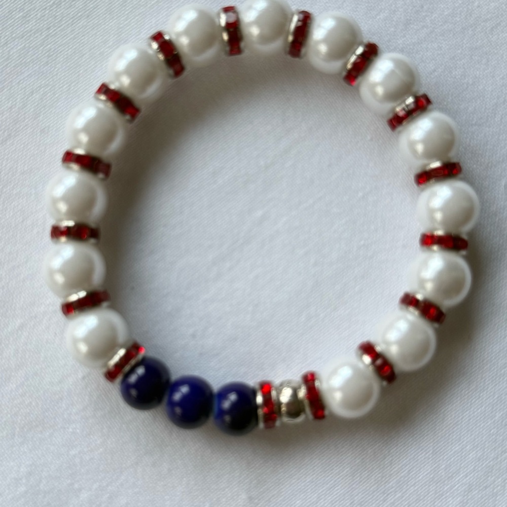 Elegant Pearl and Red Beaded Stretchy Bracelet